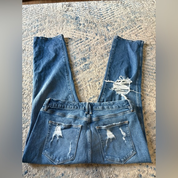Good American distressed crop straight leg jeans size 14/32 - Picture 4 of 5